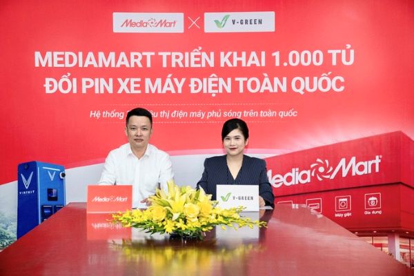 V-Green và Mediamart triển khai 1.000 tủ đổi pin xe máy điện- Ảnh 1.