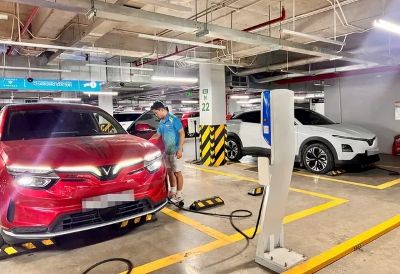 Chung cư phải có chỗ đậu, sạc xe điện- Ảnh 1.