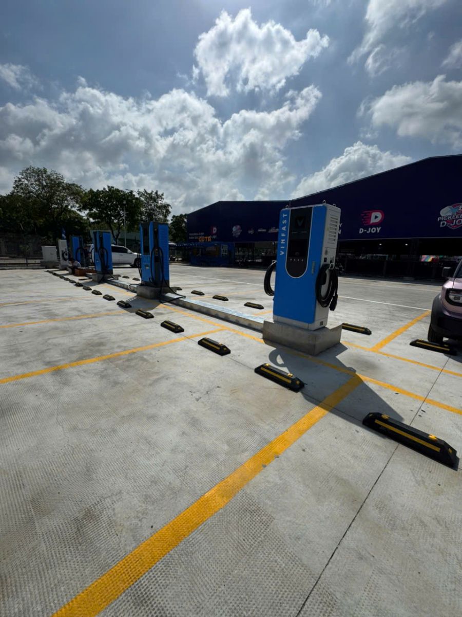 Bùng nổ cuộc đua công nghệ sạc EV 