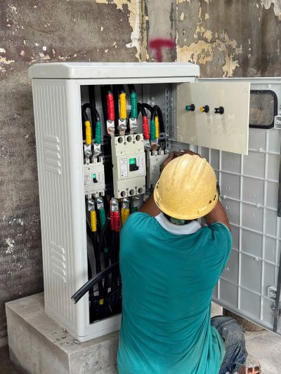 Thi công lắp đặt tủ cấp nguồn 