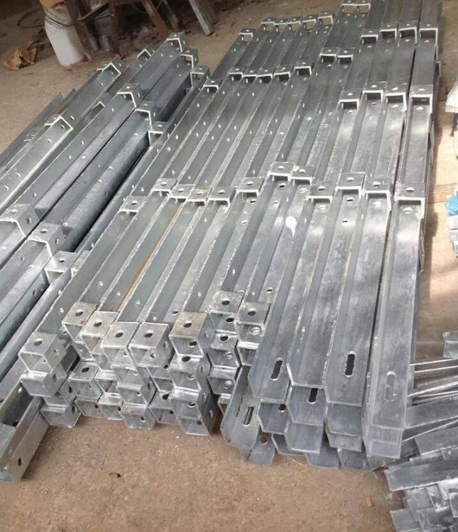Giá phụ kiện đường dây cho trạm biến áp